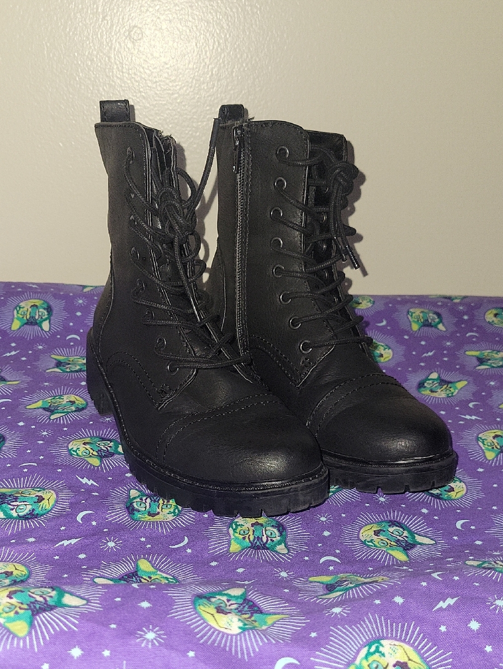 Universal Threads NWOT Womens Black Lace-Up Ankle Combat Boots Size 6.5